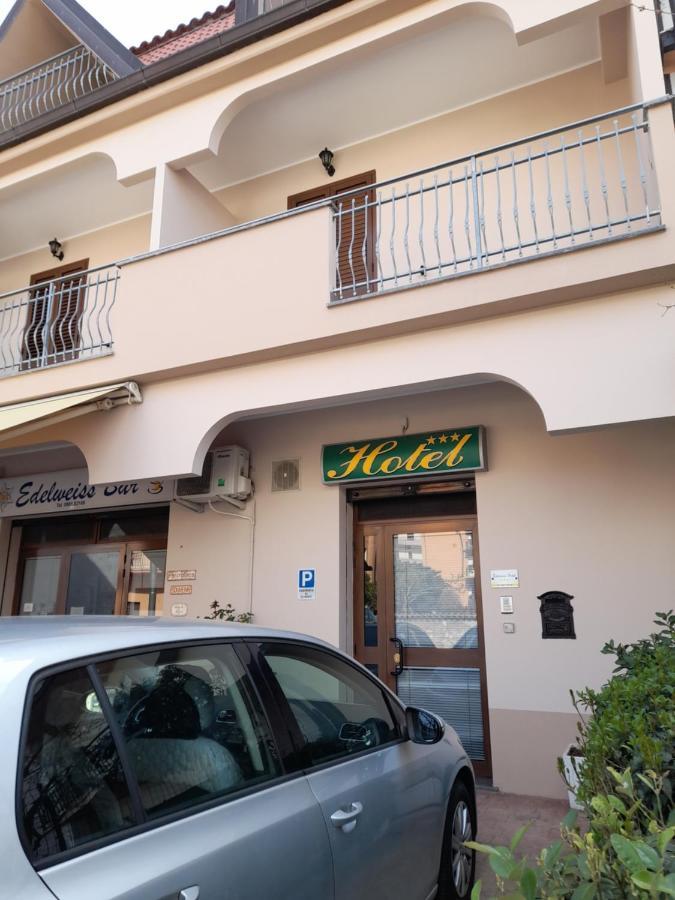 Hotel Edelweiss Laino Borgo 외부 사진